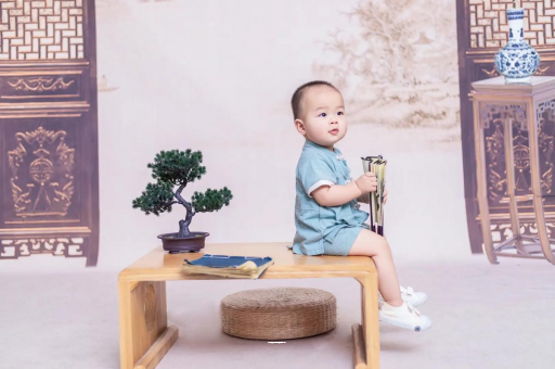承德孕妇肚子上的黑线